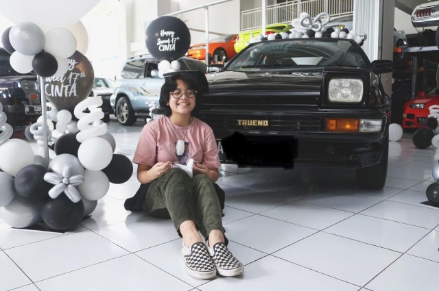 Potret Bahagia Cinta Kuya Dapat Hadiah Mobil Impian (293037)