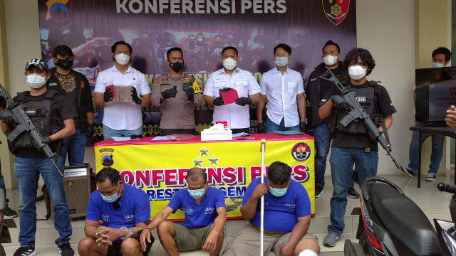 Terlilit Utang, Satpam Toko Emas di Semarang Nekat Merampok Uang Bosnya (223560)