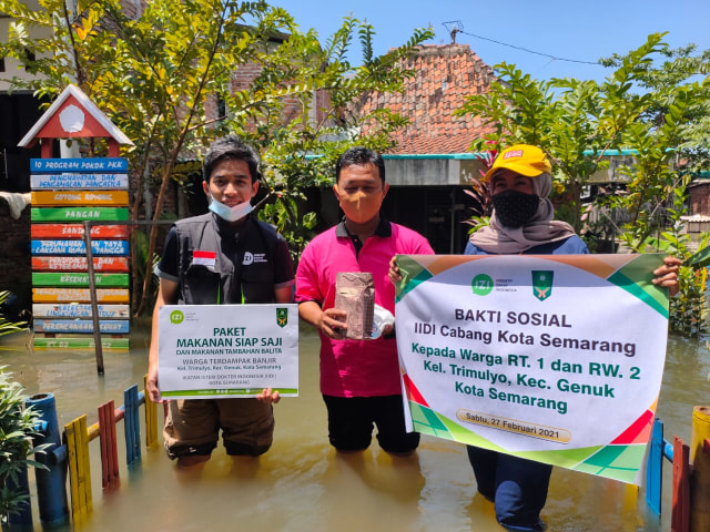 Banjir Semarang, IIDI Semarang dan IZI Jateng Salurkan Bantuan