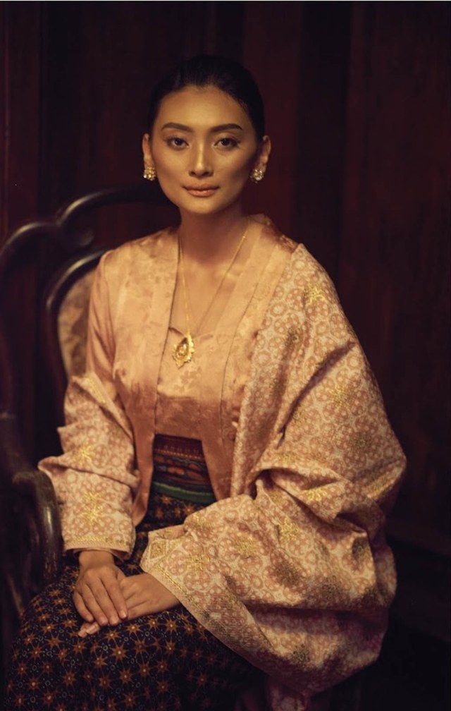 Melihat Koleksi Terbaru Era Soekamto yang Terinspirasi dari Ratu Tanah Jawa (459187)