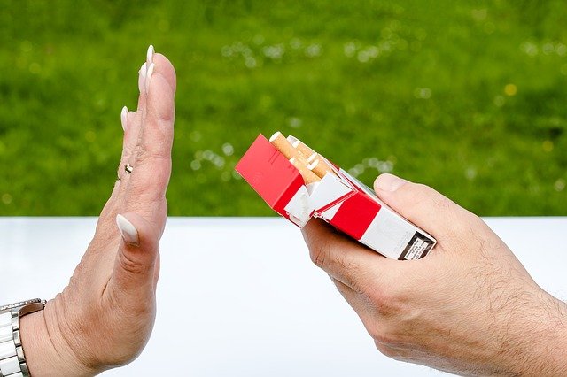 Ilustrasi kampanye anti-rokok. Foto: Pixabay/Miriams-Fotos