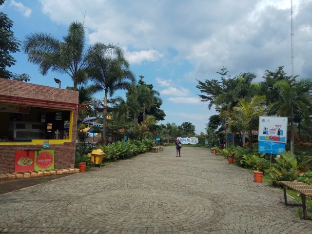 Kondisi objek wisata Sangkan Resort Aqua Park Kuningan yang sepi pengunjung selama pandemi COVID-19. (Andri Yanto)
