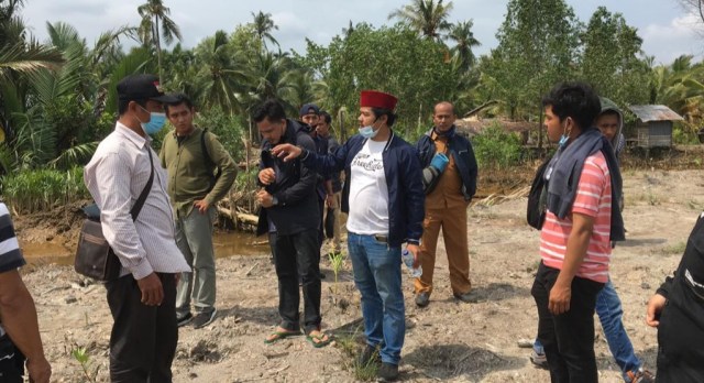 Perkebunan Warga di Jambi Terendam Akibat Pembuatan Kanal Perusahaan (1)