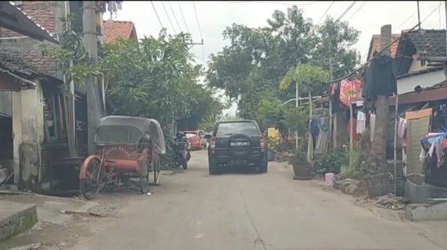 Akses jalan masuk ke perumahan yang berada di Grogol, Sukoharjo