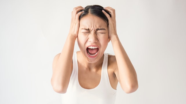Ilustrasi perempuan berteriak atau marah. Foto: Shutterstock