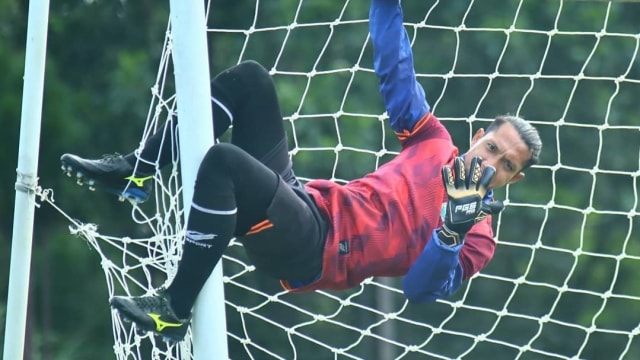 Dwi Kuswanto, kiper Tira Persikabo. Foto: Instagram/@dwi.kuswanto