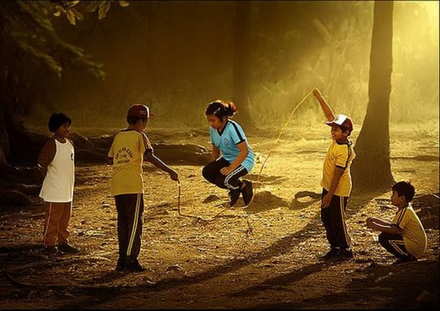 Permainan Tradisional Lompat Tali, Foto: genecordix on pinterest 