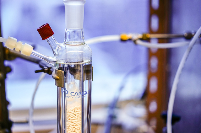 Pemisahan campuran dalam ilmu kimia. Foto: Pixabay