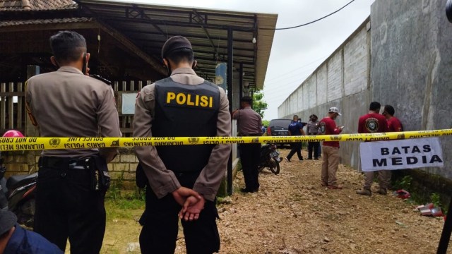 Ini Wajah Pelaku Pembunuhan Satu Keluarga Padepokan Seni di Rembang (160005)