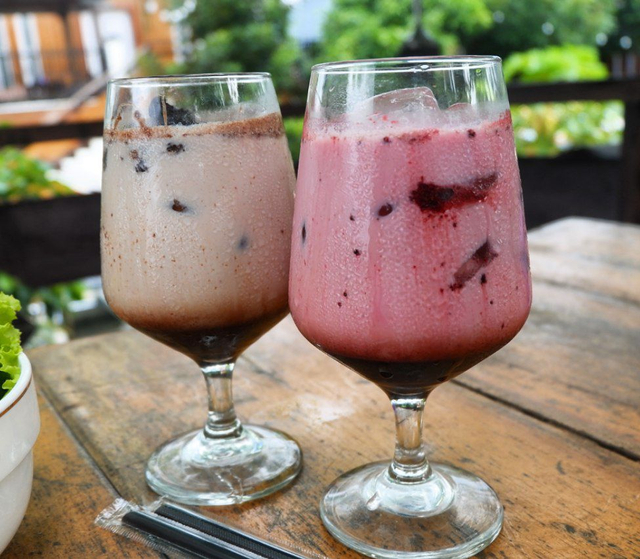 Merasakan Nongkrong dengan Konsep Garden Cafe di NL Coffee, Bandar Lampung (104217)