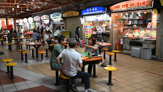 Tak Bersihkan Meja Makan Sendiri, Pemerintah Singapura Siap Denda Rp 3,2 Juta (42299)