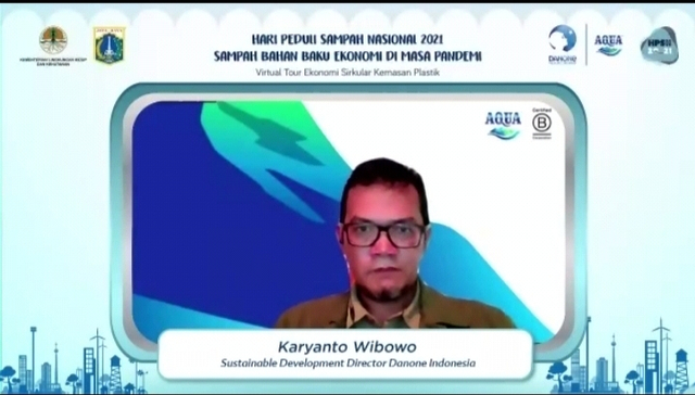 Direktur Sustainable Development Danone Indonesia, Karyanto Wibowo. Dia mengatakan kontribusi Bank Sampah dalam memasok botol PET kualitas premium ke recycle business unit (RBU) Danone-Aqua tercatat mencapai 218 ton dari total 1.381 ton sampah botol.