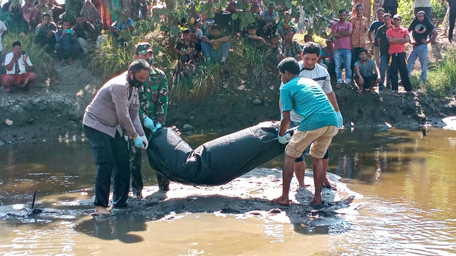 Mayat Pria Tanpa Identitas Ditemukan Mengapung Di Sungai Di Aceh ...