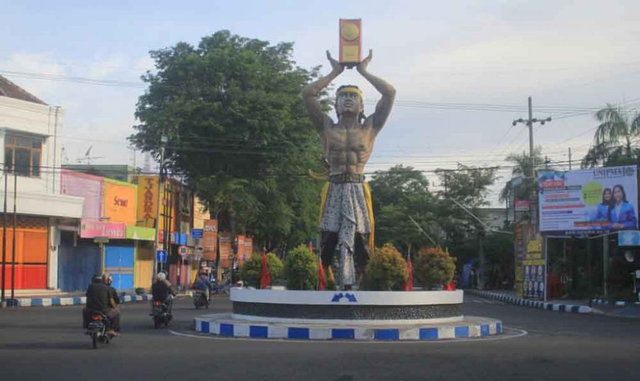 Patung Adipura di Ponorogo Bakal Diganti dengan 'Raja Jawa Tanpa Mahkota'