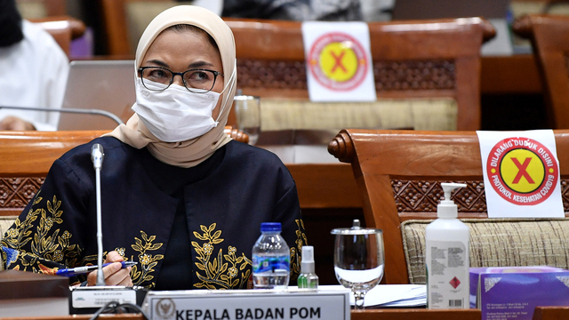 Kepala Badan POM Penny Kusumastuti Lukito mengikuti rapat kerja dengan Komisi IX DPR di Kompleks Parlemen, Senayan, Jakarta, Rabu (10/3/2021). Foto: Sigid Kurniawan/ANTARA FOTO