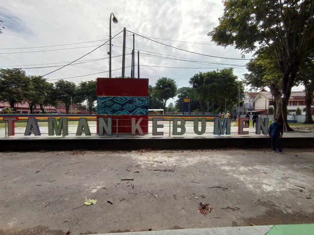 Suasana di Alun-alun Kebumen, Kota Cirebon. (Ciremaitoday)