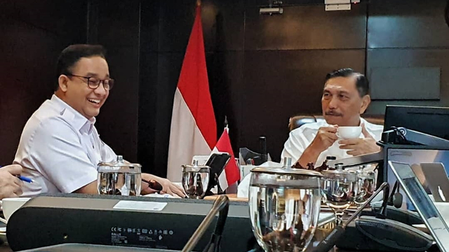 Menko Marves Luhut Binsar Pandjaitan saat menerima kunjungan Gubernur DKI Jakarta Anies Baswedan, Rabu (10/3). Foto: Instagram/@luhut.pandjaitan