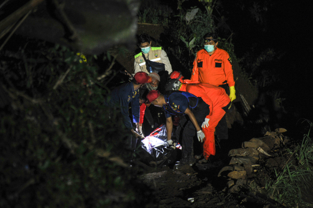 Polisi Dalami Dugaan PO Bus yang Kecelakaan di Sumedang Bayar Calo Rp 90 Juta (130505)