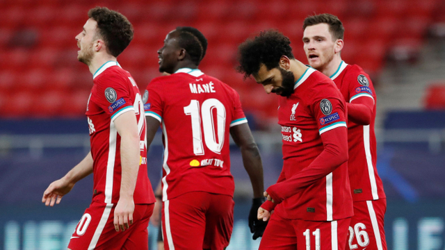 Selebrasi pemain Liverpool usai mencetak gol ke gawang RB Leipzig pada pertandingan leg kedua 16 besar Liga Champions di Puskas Arena, Budapest, Hongaria.
 Foto: Bernadett Szabo/REUTERS