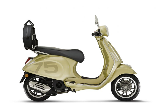 Vespa Primavera dan GTS Edisi 75th Anniversary Meluncur, Dijual Terbatas! (3292)