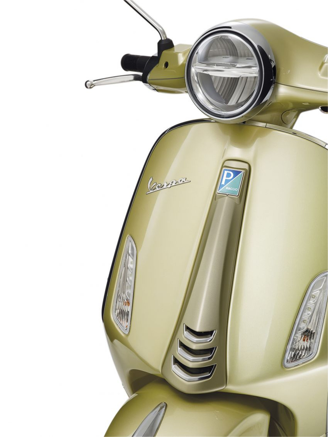 Vespa Primavera dan GTS Edisi 75th Anniversary Meluncur, Dijual Terbatas! (3291)