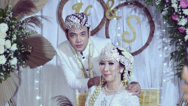 Sandy Tumiwa dan Henny Mona Tak Butuh Waktu Lama untuk Mantap Menikah (79904)