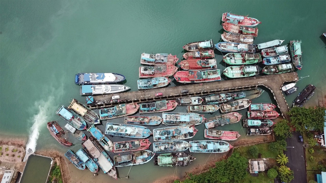 Kapal pelaku IUU fishing di Pangkalan PSDKP Batam (tampak atas)