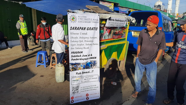 Bagi-bagi Sarapan Gratis, KL Lazismu Khairu Ummah Berdayakan UMKM