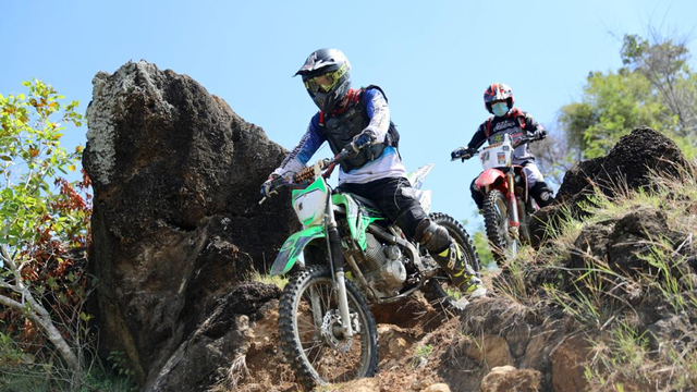 Foto: Aksi Pemotor Trail Uji Adrenalin di Paxco Aceh Full Day Adventure (318550)