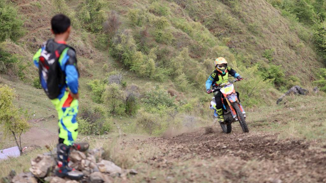 Foto: Aksi Pemotor Trail Uji Adrenalin di Paxco Aceh Full Day Adventure (318552)