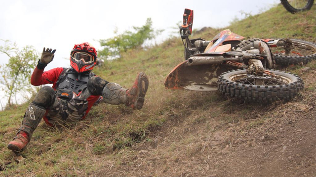 Foto: Aksi Pemotor Trail Uji Adrenalin di Paxco Aceh Full Day Adventure (318555)