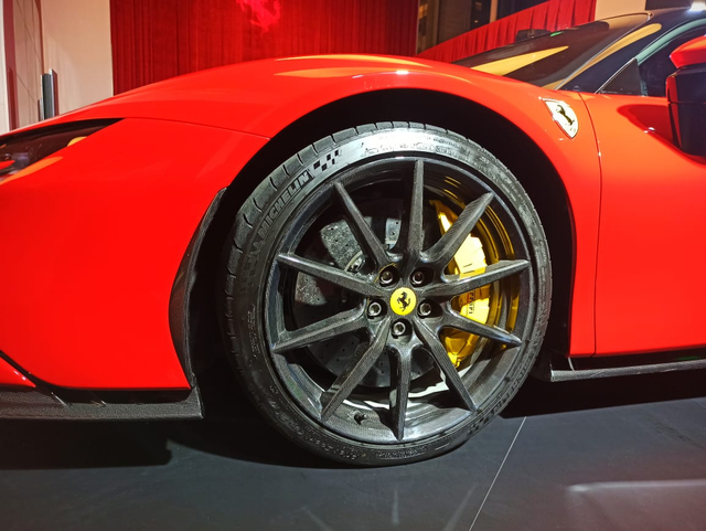 Ferrari SF90 Stradale Meluncur di Indonesia, Supercar PHEV Bertenaga 986 Dk (7)