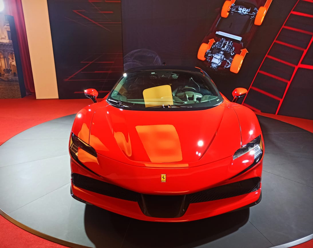 Ferrari SF90 Stradale Meluncur di Indonesia, Supercar PHEV Bertenaga 986 Dk (11)
