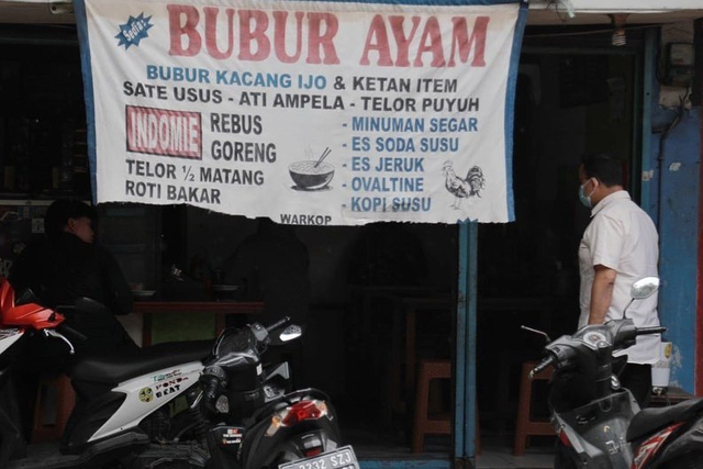 Anies Habiskan Akhir Pekan di Warkop Bersama Anak, Kenang Masa Kecil di Kuningan (410264)