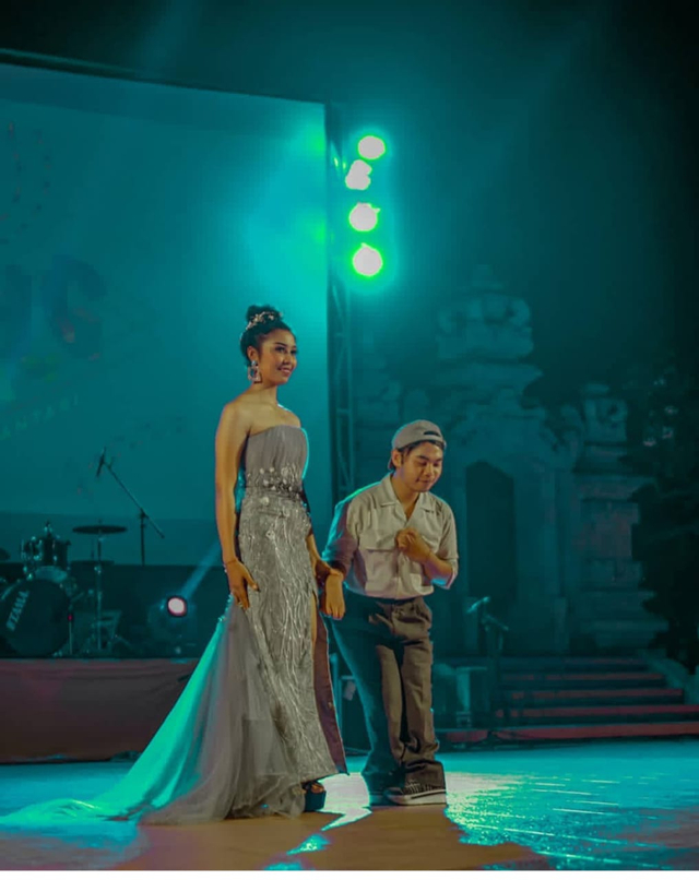 Kisah Inspiratif Krisna, Tuna Daksa yang Bergelut di Dunia Fashion Designer (60947)