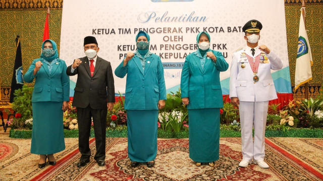 Pelantikan Ketua TP-PKK Kota Batam, Marlin Agustina yang juga menjabat Wakil Gubernur Kepri. Foto: Ismail/kepripedia.com