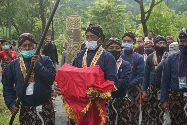 Keraton Yogyakarta Gelar Labuhan Merapi Secara Terbatas di Masa Pandemi Corona (30667)