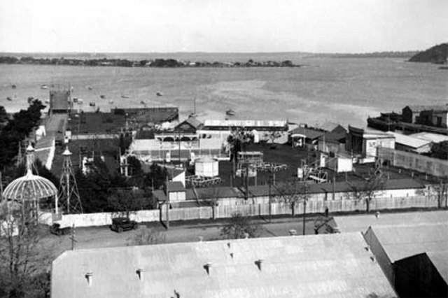Taman hiburan White City, Perth, yang dijadikan alasan diberlakukannya pelarangan masuk bagi orang Aborigin. Sumber foto: State Library of WA