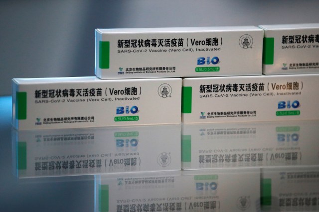Ilustrasi vaksin corona Sinopharm. Foto: Tingshu Wang/REUTERS