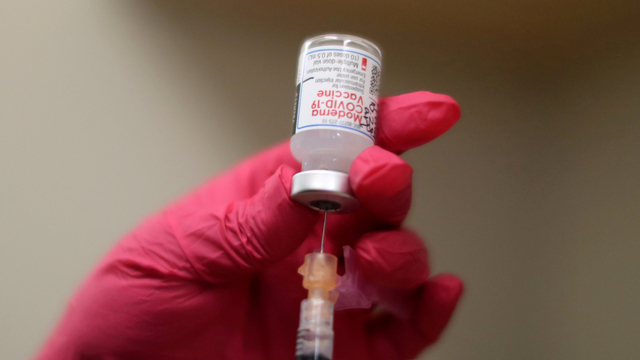Ilustrasi vaksin corona Moderna.
 Foto: Lucy Nicholson/REUTERS