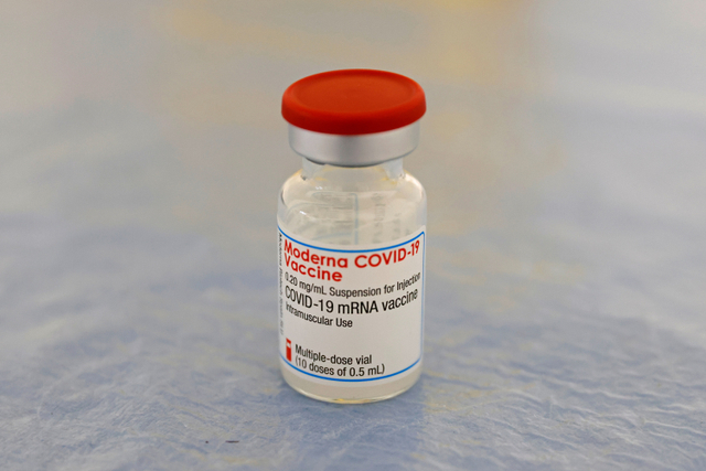 Ilustrasi vaksin corona Moderna.
 Foto: Pascal Rossignol/REUTERS