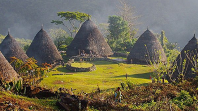 Rumah Adat Desa Wae Rebo-a. Foto: masterplandesa.com