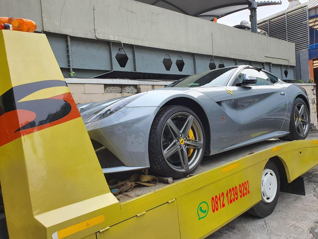 Mobil Ferrari Tipe F12 Berlinetta sitaan Kejagung di kasus PT ASABRI. Foto: Dok. Kejaksaan Agung