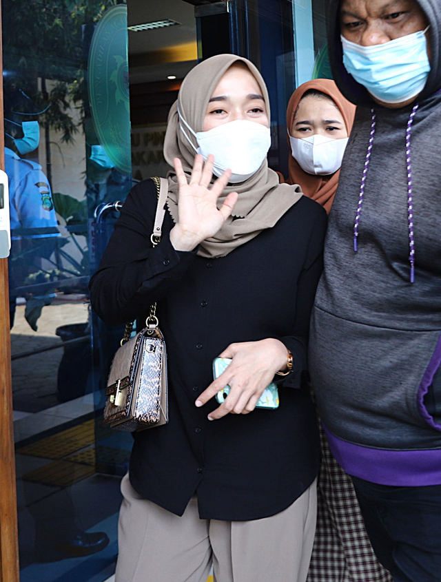 Istri dari Ayus Sabyan, Ririe Fairus saat menghadiri persidangan cerai di Pengadilan Agama Jakarta Utara, Jakarta, Rabu, (17/3). Foto: Ronny