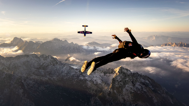 Foto: Game of SKATE Versi Udara dari Bintang Skydiving dan Pilot Balap (63728)