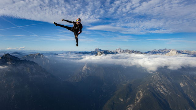 Foto: Game of SKATE Versi Udara dari Bintang Skydiving dan Pilot Balap (63730)