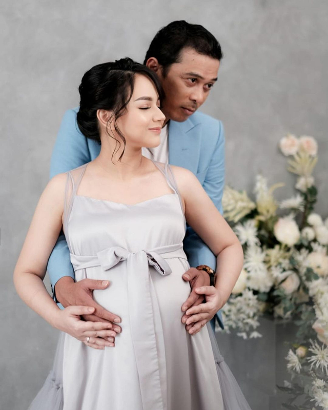 Maternity Photoshoot Angelica Simperler. Foto: Instagram @angelicasimp.new