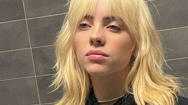 Billie Eilish Pecahkan Rekor Instagram Usai Unggah Foto Warna Rambut Baru | kumparan.com