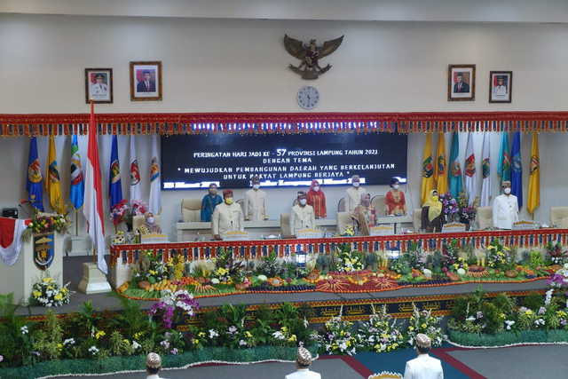 Gubernur Lampung dalam sidang paripurna istimewa HUT provinsi Lampung ke 57, Kamis (18/3) | Foto : Adpim Pemprov Lampung
