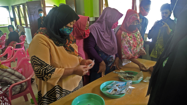 Mengintip Proses Pengolahan Ikan Asap Khas Jepara (344408)